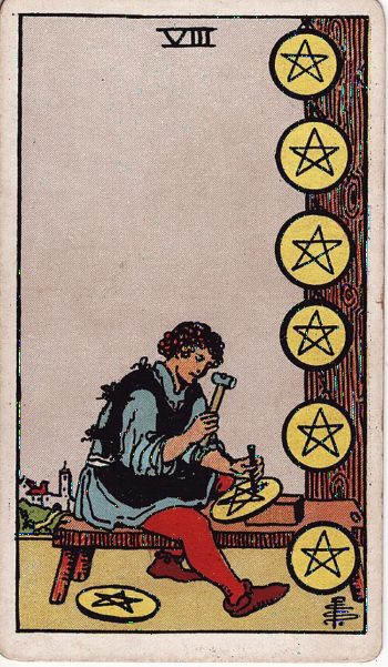Κάρτα ταρώ Οκτώ Πεντακλών (Eight of Pentacles) - Rider-Waite